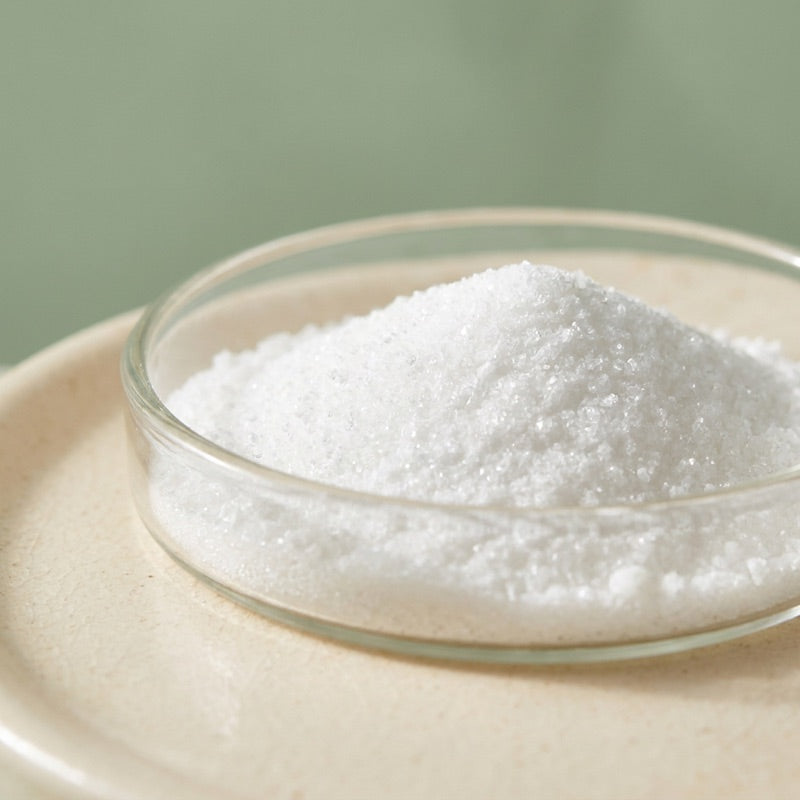 L-Glutamine ingredient in a glass dish