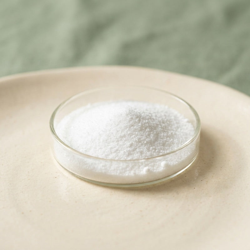 Magnesium Glycinate ingredient in a glass dish